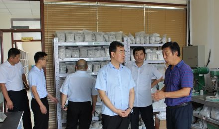 熱烈歡迎中國鑄造協(xié)會和青島鑄造協(xié)會領(lǐng)導(dǎo)蒞臨我司參觀指導(dǎo)